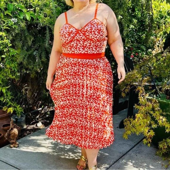 Future Collective w/ Kahlana Barfield Brown V-Neck Bralette Sweater Tank‎ Top - Picture 4 of 4